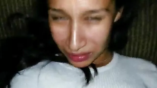 Nagy arca érzéki dugás egy fiatal férfi