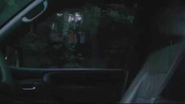 Édes nő pornó videók ingyen ül az ágyon