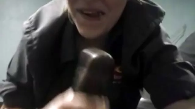 Gyönyörű nővér, olajozott asszony pornó seggét kakas