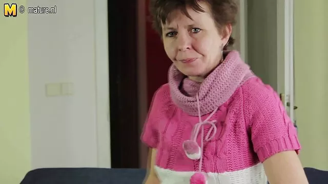 Tornaterem inda szex video egy ruhában lábak kamera