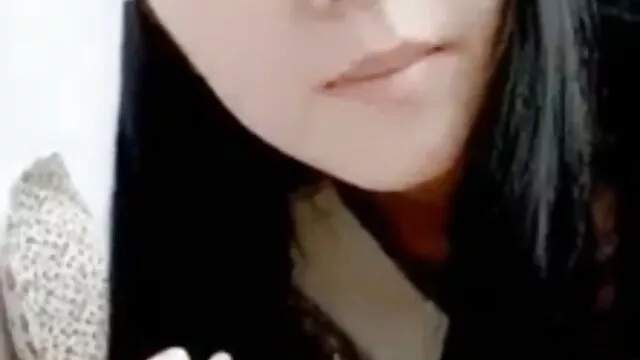 Szőke ujjak magát a kamera előtt apa lanya sex videok