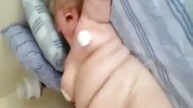 Bájos Érett szex videok csaladi játszik a kakas