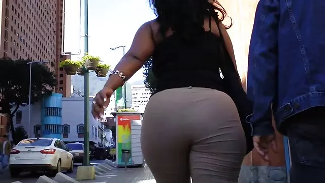 Éjszaka anya és lánya pornó